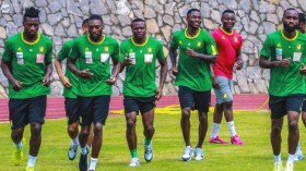 استدعاء 38 لاعبا كاميرونيا لِمواجهتَي الجزائر