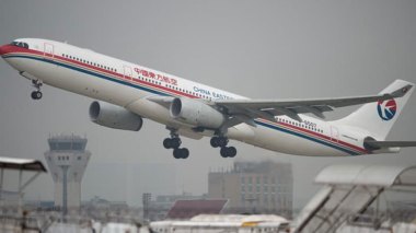 Chine: un avion transportant 133 personnes s’est écrasé