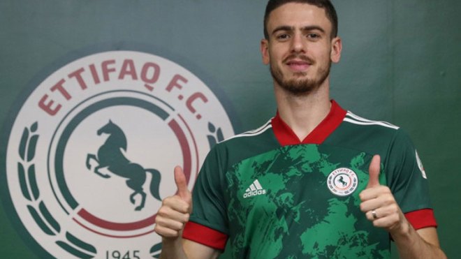 عبد اللاوي يضيع رسميا مواجهتي الكاميرون