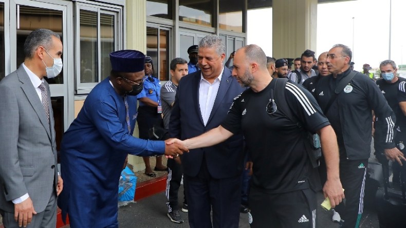 وصول وفد المنتخب الوطني إلى الكاميرون