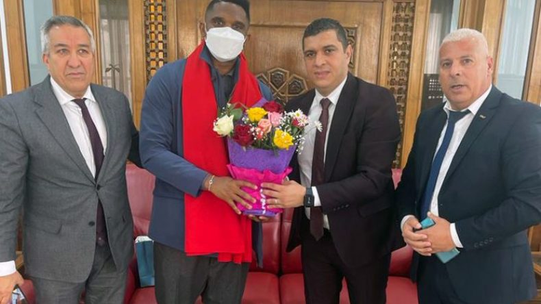 إيتو يسبق وفد الكاميرون في القدوم إلى الجزائر