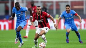 مدرب الميلان: بن ناصر عاد مُحبطا من الكاميرون