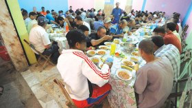 التكفل بربع مليون عائلة ومطاعم رحمة للاجئين