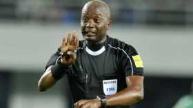 “الكاف” يرفض تغيير الحكم البوتسواني جوشوا بوندو