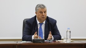 رئيس “الفاف” يرمي المنشفة