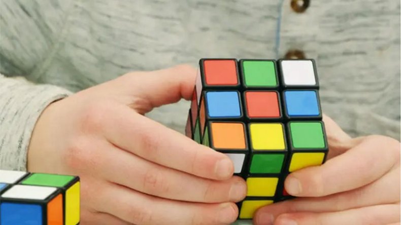 ألعاب الذكاء والقضاء على التوتر تستقطب زوّار معرض الكتاب