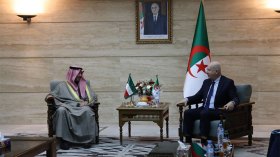 راوية يعرض فرص الاستثمار على مالك “بنك الخليج الجزائر”