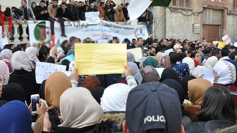 “الكناباست” تعلق إضرابها الأسبوعي