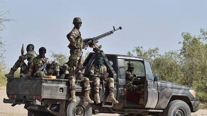 “بوكو حرام” يواصل عملياته الإرهابية.. ويهدّد “الخضر” في موقعة “دوالا”