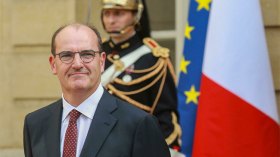 هل ستوافق الجزائر على زيارة الوزير الأول الفرنسي؟