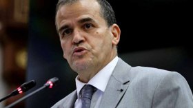 قبضة حديدية بين النواب ووزير التجارة!