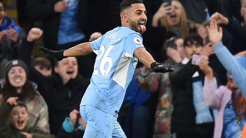 مانشستر سيتي يتغنى بإبداعات محرز في “الداربي”