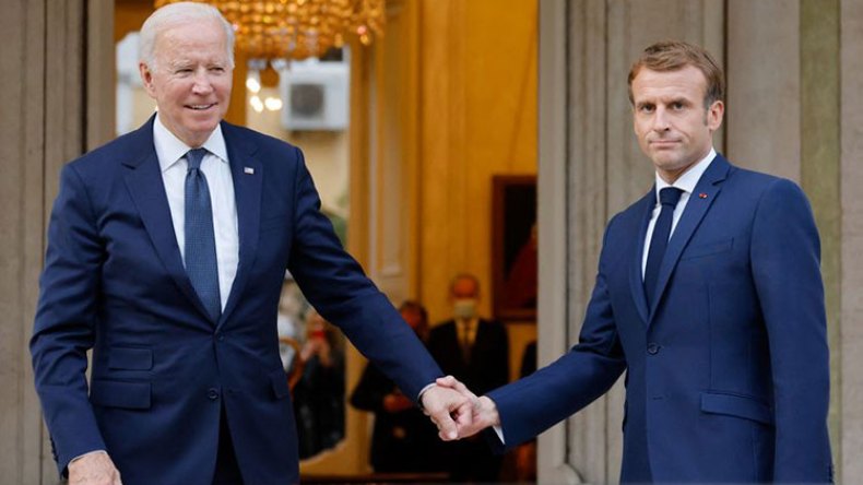 “بوتين الجزار”.. ماكرون يعارض بايدن