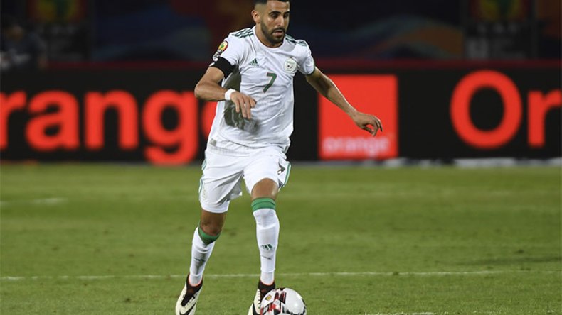 محرز أخطر اللاعبين ويجب منع وصول الكرة إليه