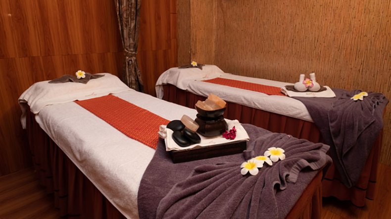 الجلسة بـ 15 ألف دينار.. ممارسات غير أخلاقية بصالونات التدليك