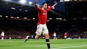 رونالدو يُحطّم الرّقم القياسي لِتسجيل الأهداف في تاريخ الكرة