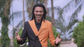 هكذا ينظر الكاميرونيون إلى المدرب “سونغ”