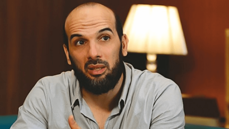 أشيو “يثور”.. ويؤكد تعرض اتحاد العاصمة لـ “مؤامرة”