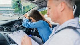 دراسة فرنسية: النساء أكثر لوما لأنفسهن عندما يفشلن