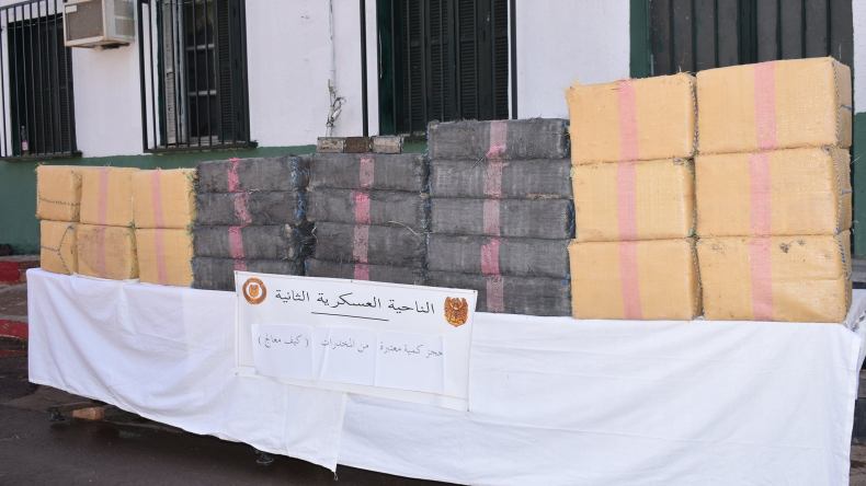 حجز 17 قنطارا من الكيف على الحدود مع المغرب