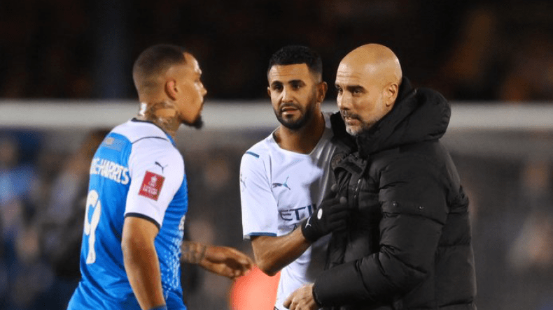 غوارديولا يشيد بمحرز بعد تألقه في كأس الإتحاد الإنجليزي