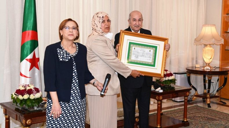 الرئيس تبون: المرأة الجزائرية واجهت بصبر التحديات القاسية في محيطها