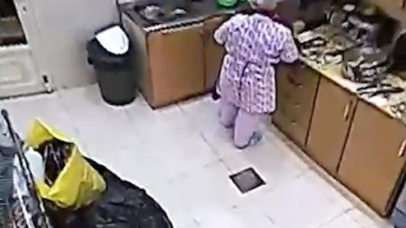 خادمة هندية تنتقم من عائلة كويتية بطريقة مقززة!