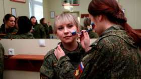 بالصور.. مسابقة روسية لأجمل مقاتلة في الجيش!