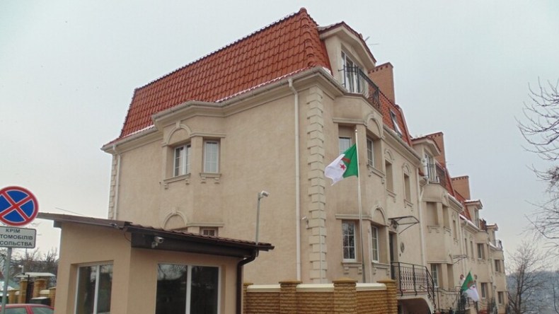 سفارة الجزائر في أوكرانيا تعلق خدماتها بشكل مؤقت