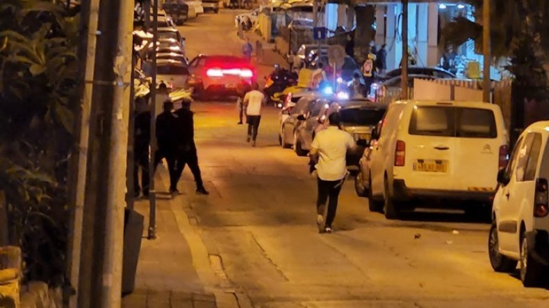 مقتل 5 أشخاص في عملية إطلاق نار شرق تل أبيب