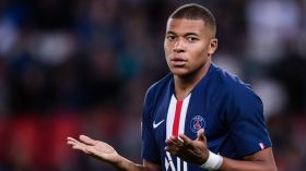 باريس سان جيرمان يوضح بشأن العروض الخرافية المقدمة لمبابي