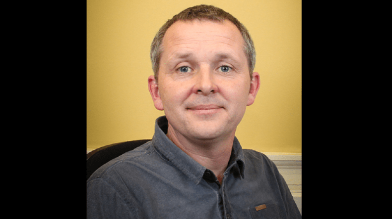 لماذا تجاهلتم الفلسطينيين؟.. نائب إيرلندي يفضح ازدواجية معايير الغرب (فيديو)