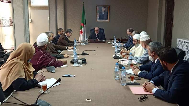 اجتماع بين وزير الشؤون الدينية ولجنة متابعة جائحة كورونا