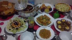 جزائريون يتخلون عن الولائم العائلية الرمضانية