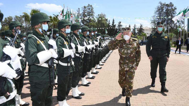 الفريق شنقريحة: الانسياق وراء التهويل على شبكات التواصل الاجتماعي من شأنه نشر فتنة في البلاد