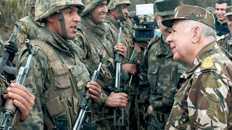 مجلة الجيش: الإرهاب والخيانة وجهان لعملة واحدة