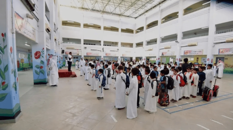(بالفيديو).. وفاة تلميذ في مشاجرة مع زميله داخل مدرسة في السعودية