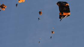 الولايات المتحدة: إخلاء مبنى الكونغرس بعد نزول مظلّيين!