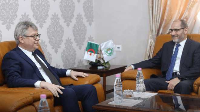 مقري يستقبل السفير الروسي بالجزائر