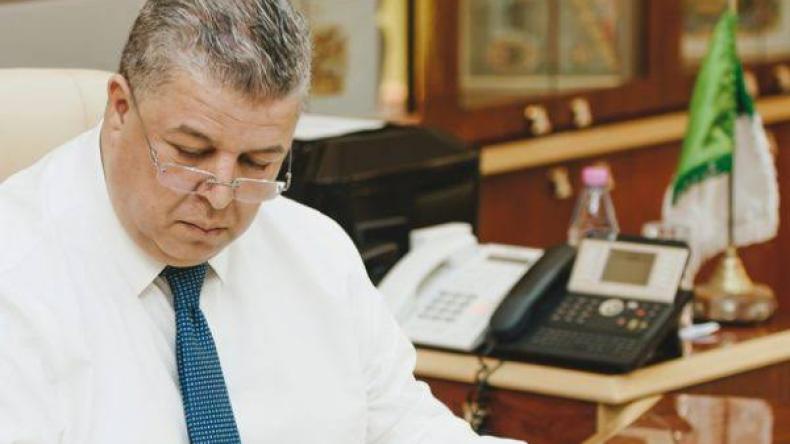 “أباطرة” الفاف يرفضون الرحيل..