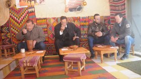 جزائريون يبحثون عن “المتعة الرمضانية” في المطاعم الفاخرة