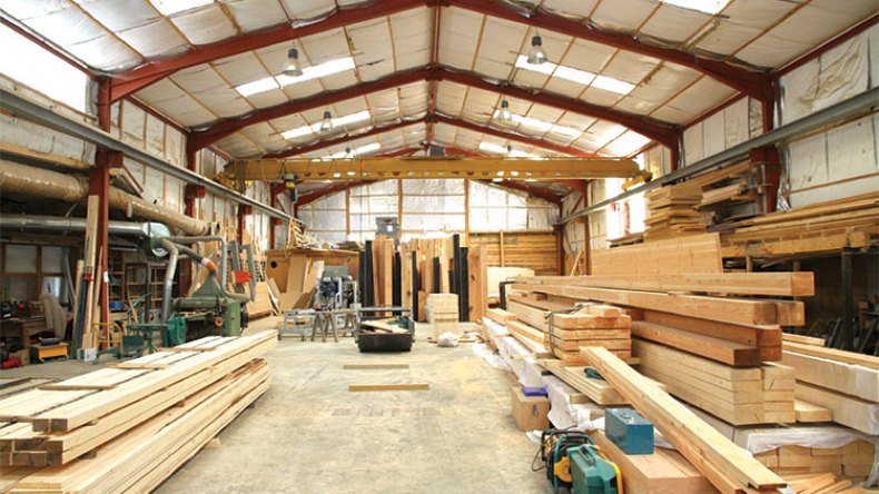ورشات النجارة مهددة بالزوال!