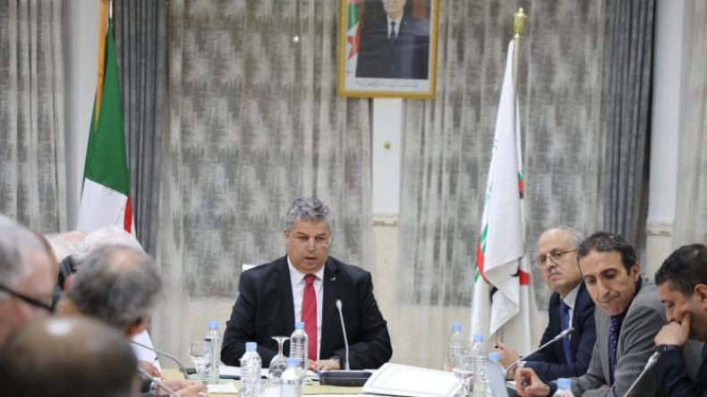 عمارة يُريد البقاء و”يُناور” بِبيان يلفّه كثير من الغموض