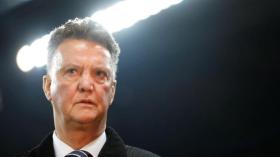 مرض السرطان يُنهي المشوار التدريبي لـ “فان خال”