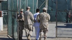 ترحيل المعتقل برهومي من غوانتانامو إلى الجزائر