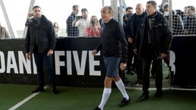 بِالفيديو: شقيق زيدان يطرد العنصري “زمور”