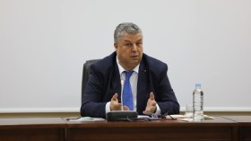 رئيس “الفاف” يردّ على اتحاد الكرة الكاميروني