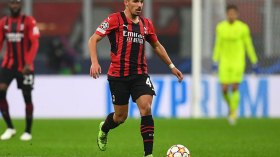 لهذه الأسباب قد يتأخر تجديد عقد بن ناصر مع ميلان