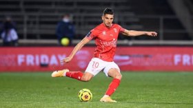 فرحات وموسم للنسيان