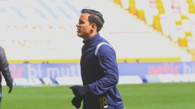 زفان يفسخ عقده قبل الآوان